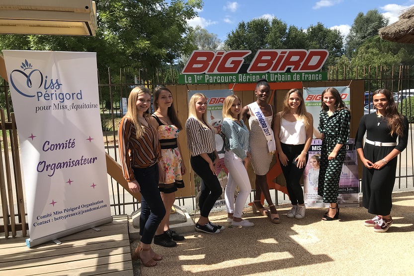 Lire la suite à propos de l’article Les candidates au titre de Miss Périgord 2018 reçues par le Big Bird.